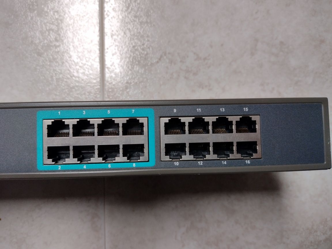 TRENDnet TPE-S88 10/100Mbps PoE Web-smart Switch