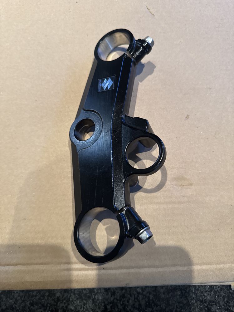 Półka zawieszenie górna przód SUZUKI SV 650 (03-14) x204