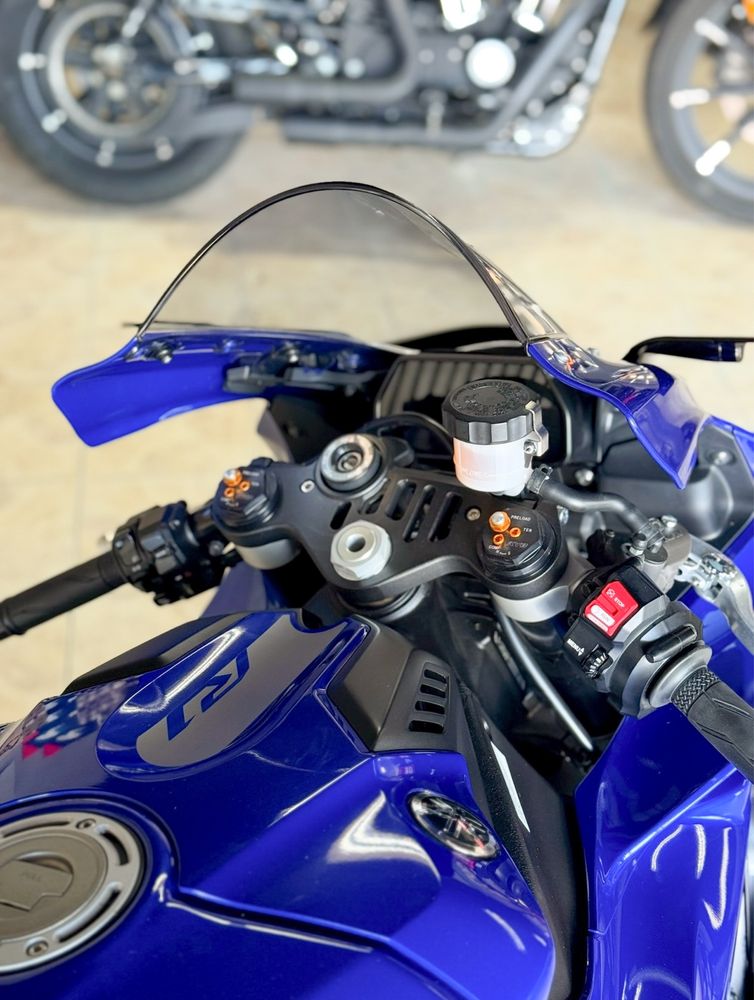 Yamaha R1 Akrapovic