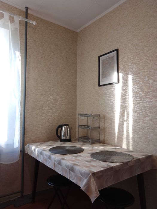 Центр, 1-к. кв. по вул. Перемоги, зуп. Ластівка