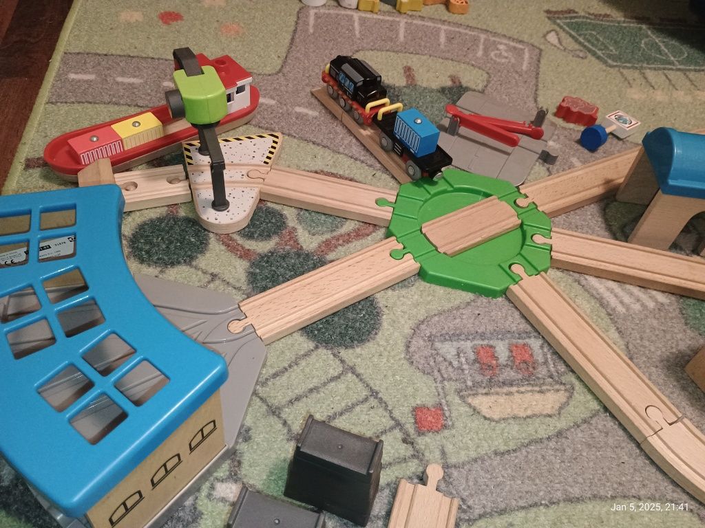 Lilabo Playtive kolejka jak Brio
