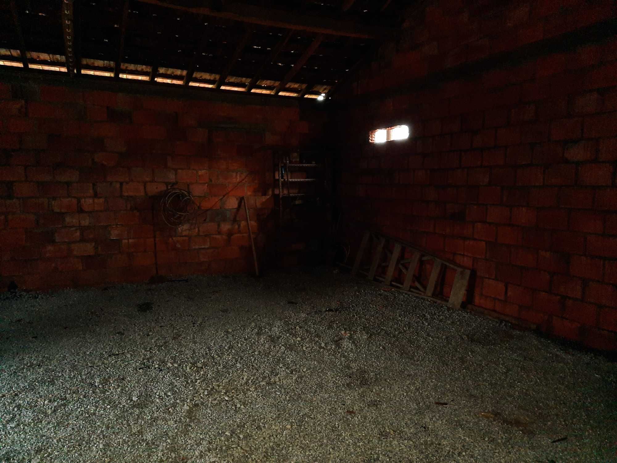 Garagem / Armazém - Mundão, Viseu