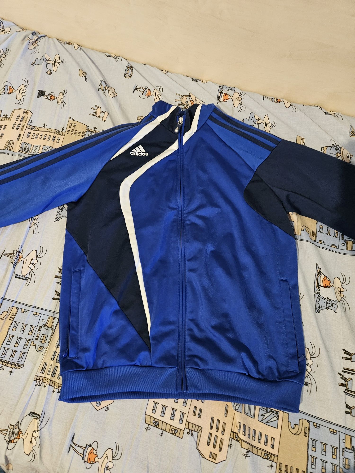 Продам спортивні легкі курточки Adidas Баварія