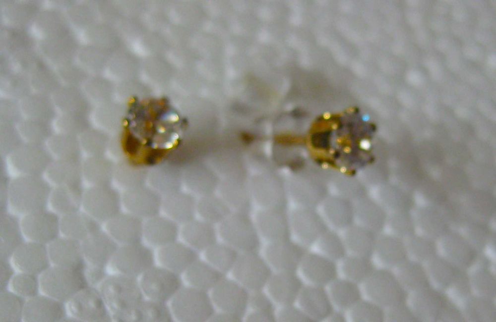 Brincos Aço Dourado c/ Brilhante NOVOc- Saldo