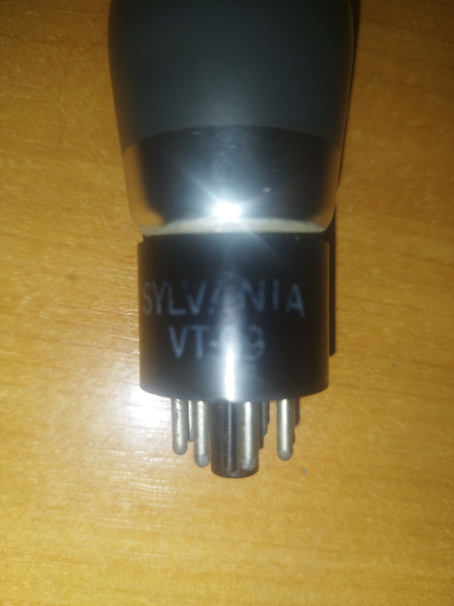 Продам радио лампу Sylvania 6F8G-VT99. Для усилителя, в коллекцию.