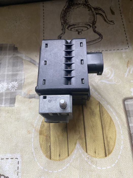 Блокування керма 8200604932 Renault Megane 3,Scenik 3 .ковпак колеса