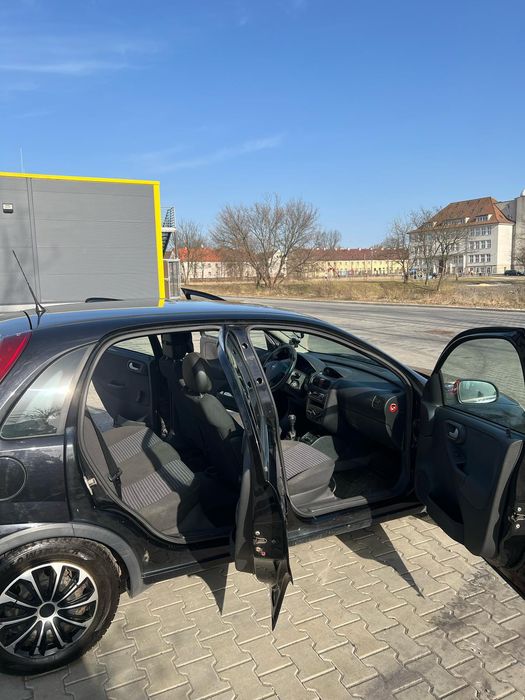 Opel Corsa C  z gazem .Auto używane przez kobietę