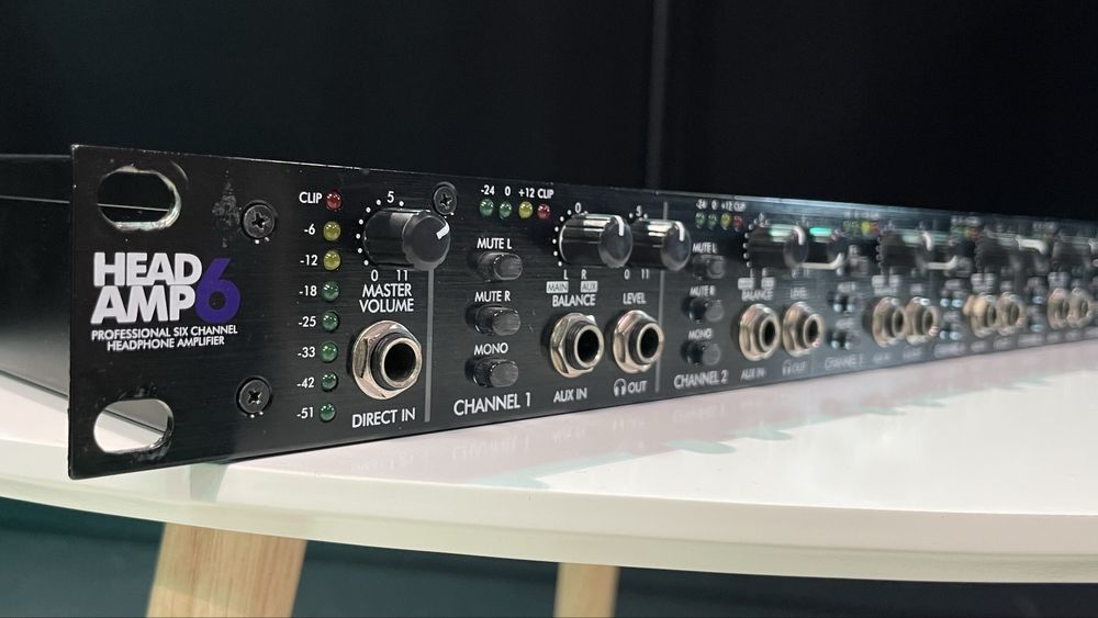 ART HeadAmp 6 (amplificador de auscultadores)