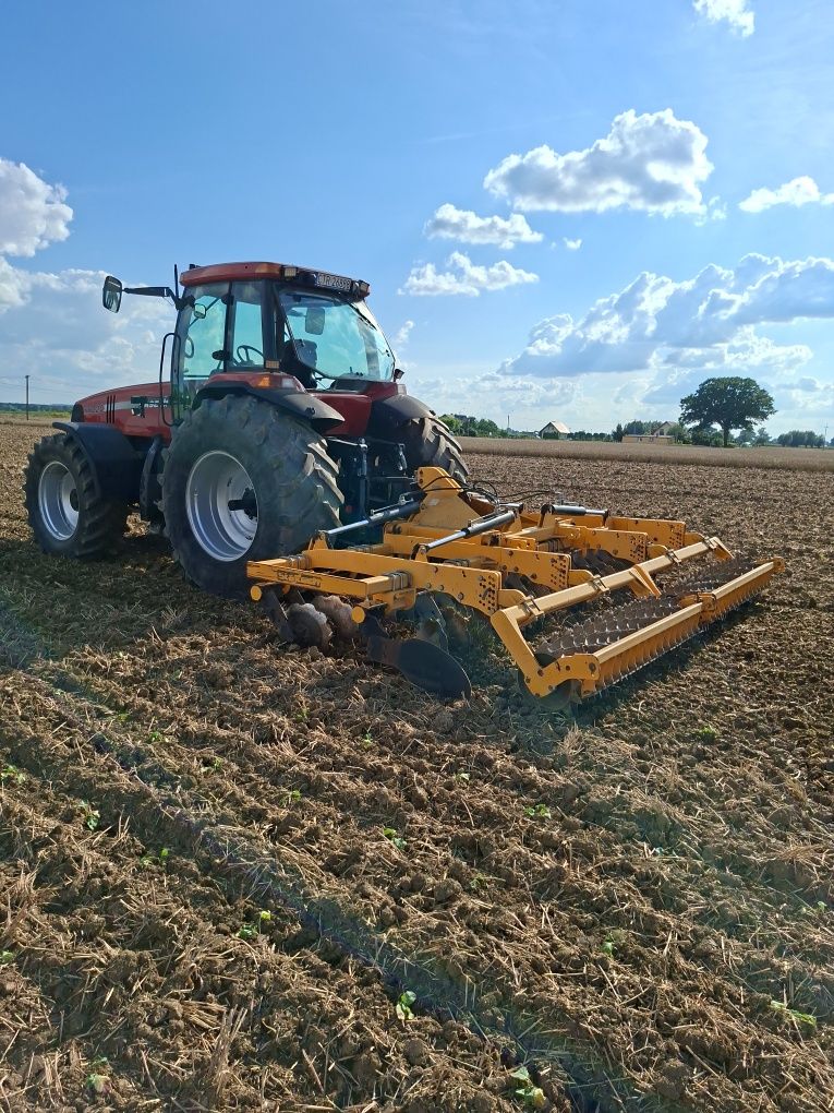 Case magnum 220 rok 2002