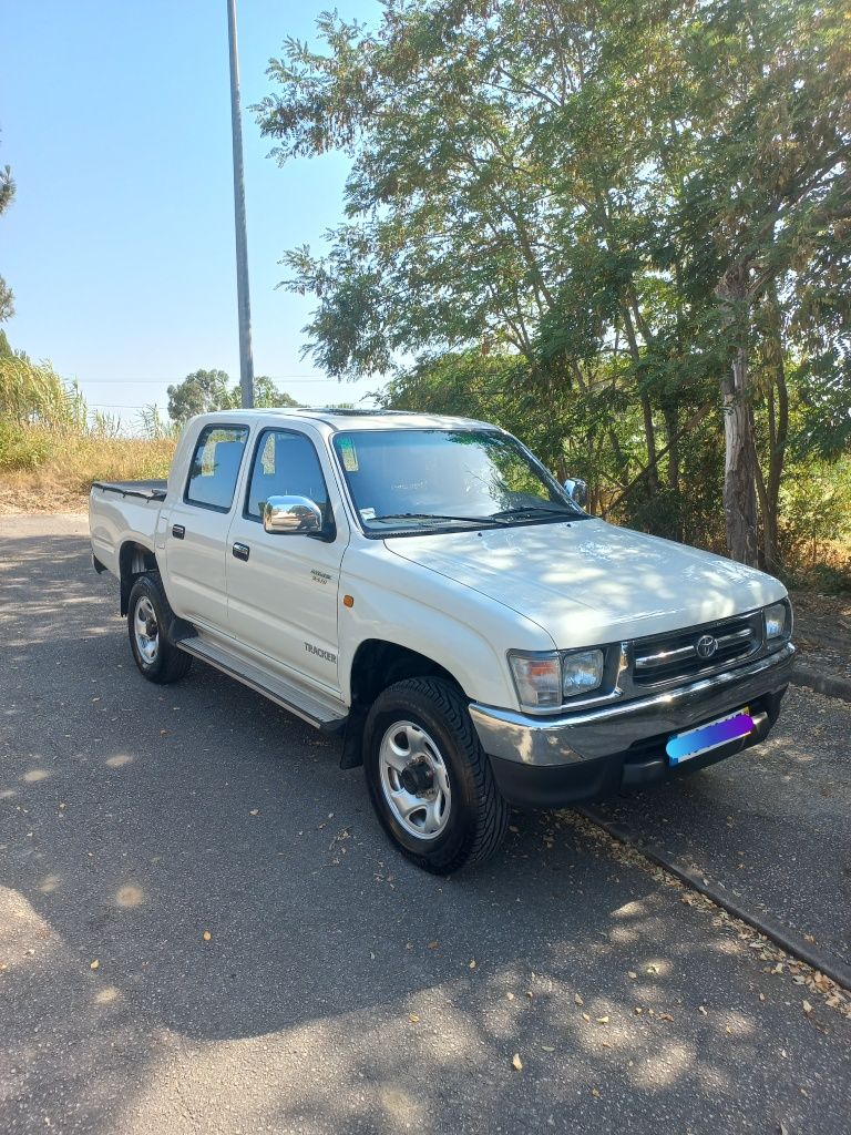 Toyota Hilux Tracker 4x4