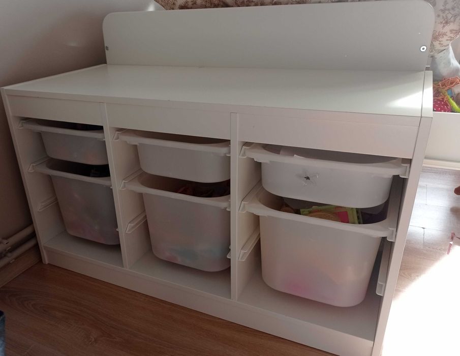 Ikea regał trofast z pojemnikami