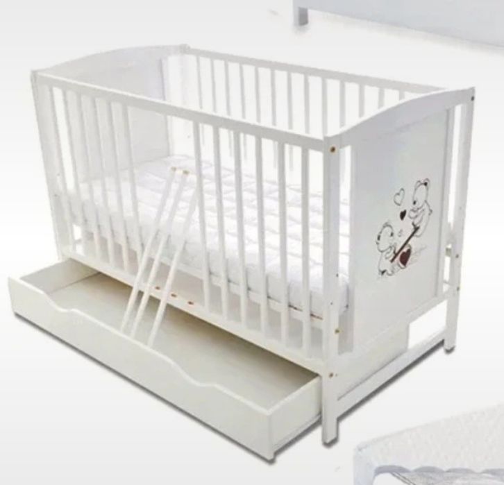 Łóżeczko dziecięce, kołderka, kocyki