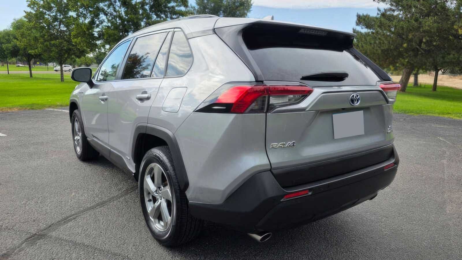 2021 Toyota RAV4 Hybrid XLE