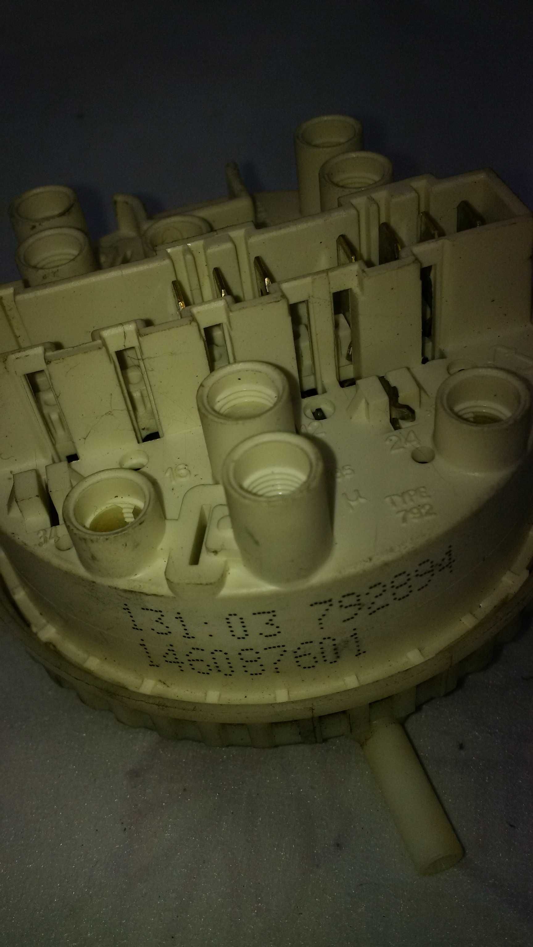 Прессостат 146087601 (датчик уровня воды) для стиральных машин Zanussi
