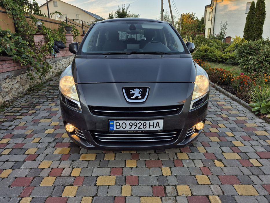 Peugeot 5008 1.6 бензин