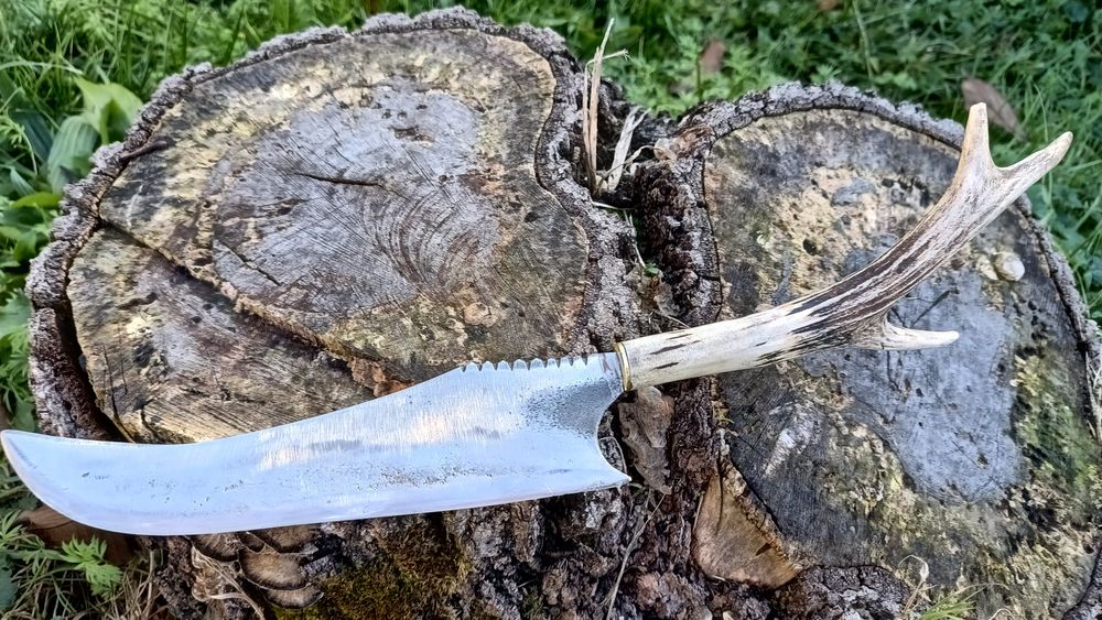 Nóż ręcznie kuty stal wysokowęglowa  militaria róg Bowie