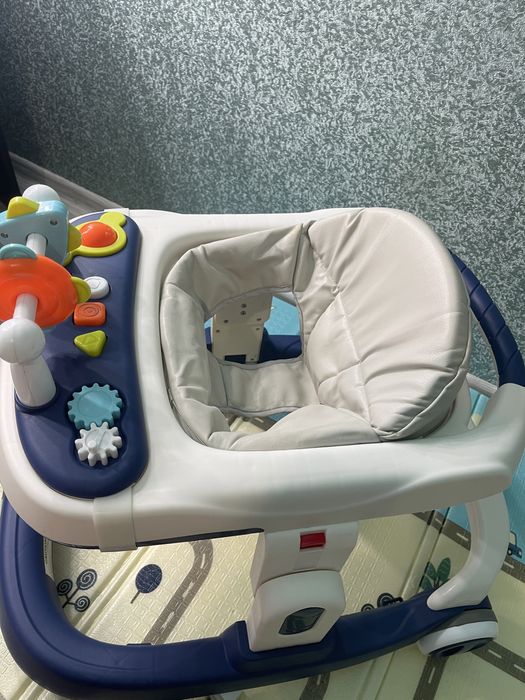 Дитячі ходунки Baby Walker Bambi  Біло-синій