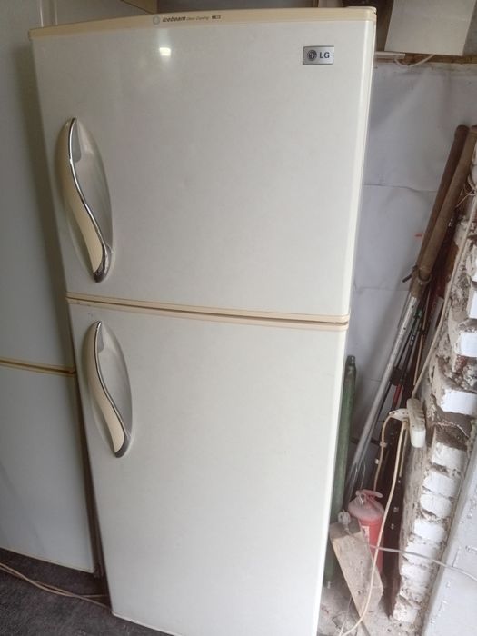 Продам холодильник