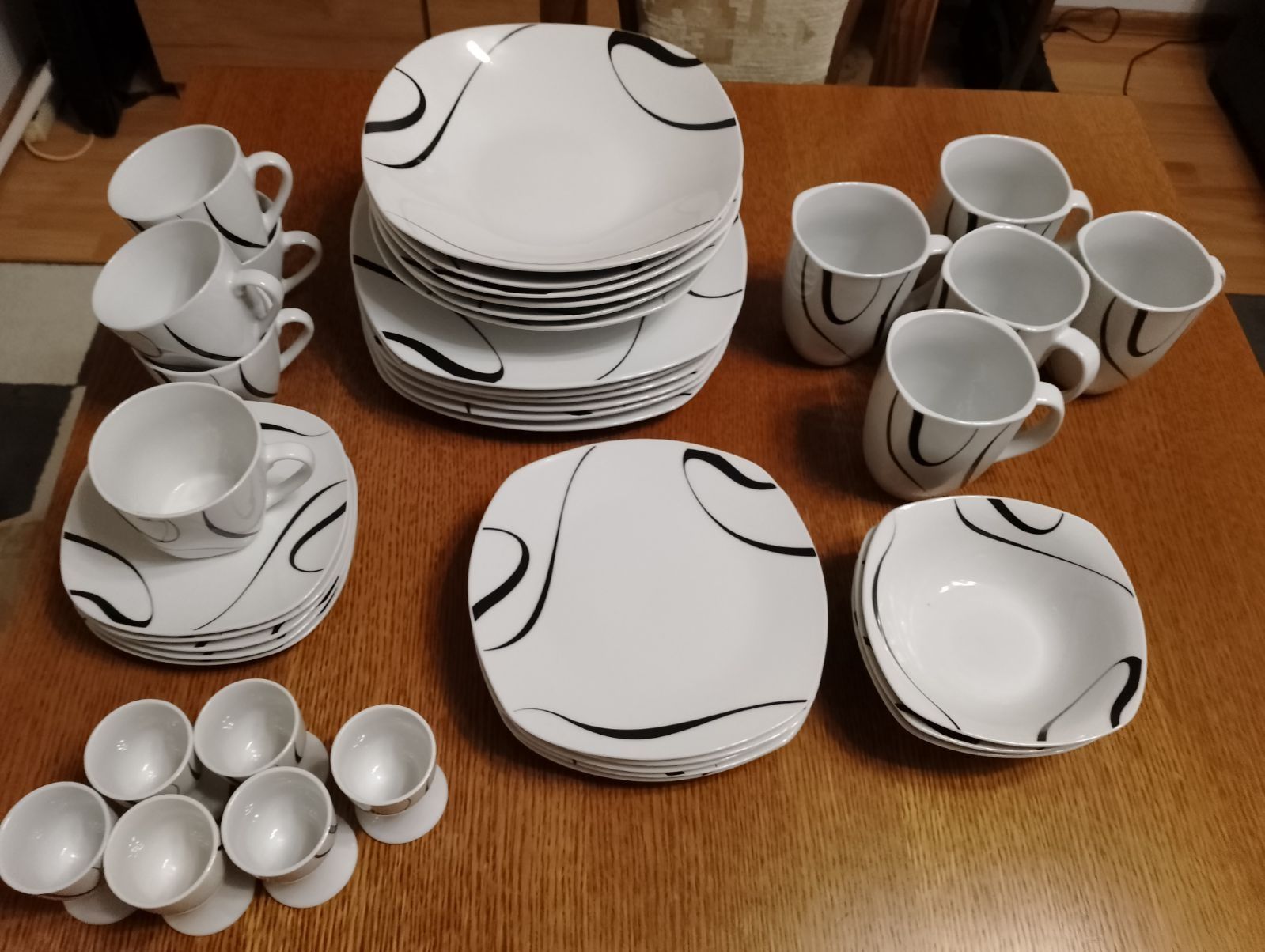 Serwis stołowy 41 elementow porcelana Galaxy