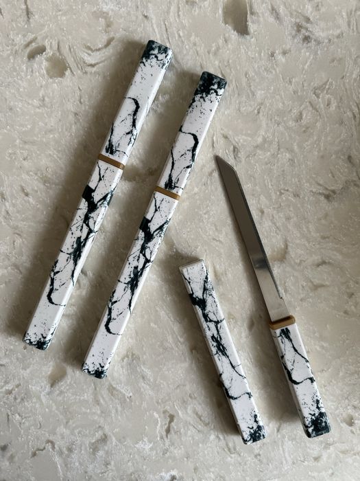 Нож в чехле — надёжный инструмент для любых задач.