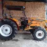Trator agrícola Renault