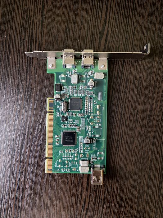 3-портовий PCI-адаптер (плата відеозахвату) + провід