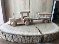 Drewniany traktor z przyczepką zabawka