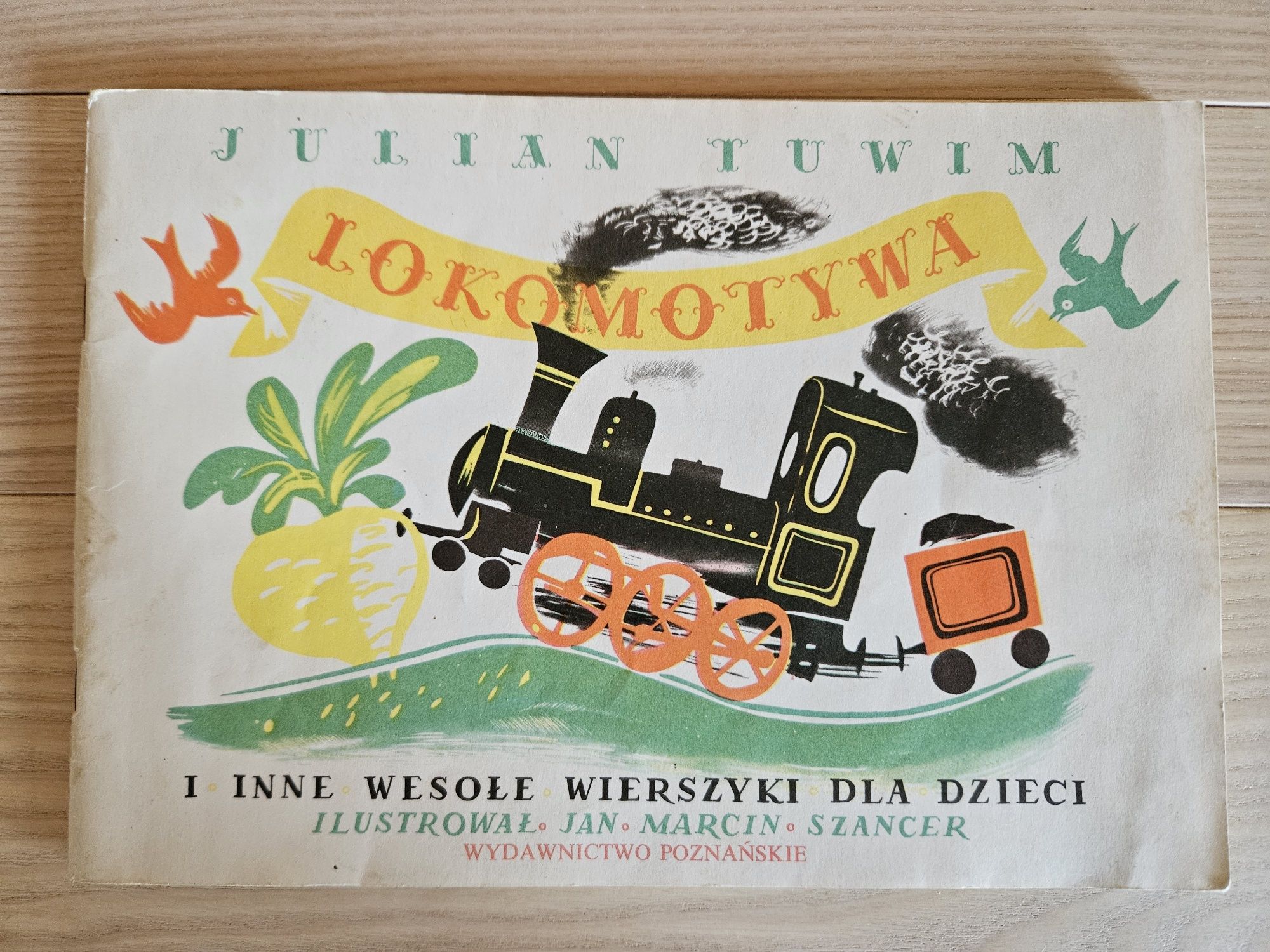 Książka PRL Lokomotywa Rzepka Ptasie radio Julian Tuwim wiersze