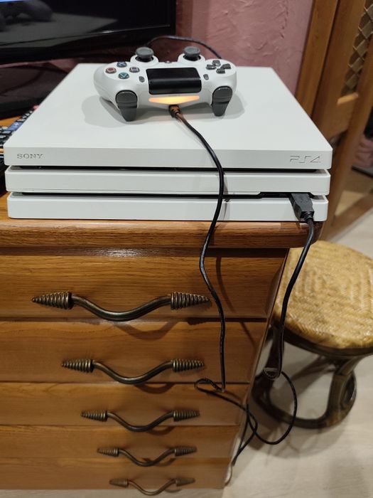 Продам сони плейстейш 4 про