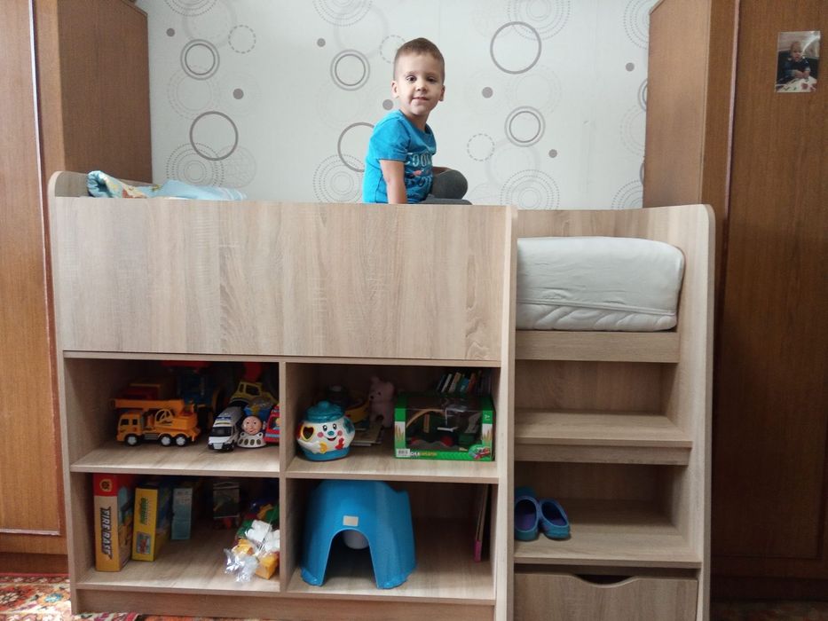Продам кровать чердак