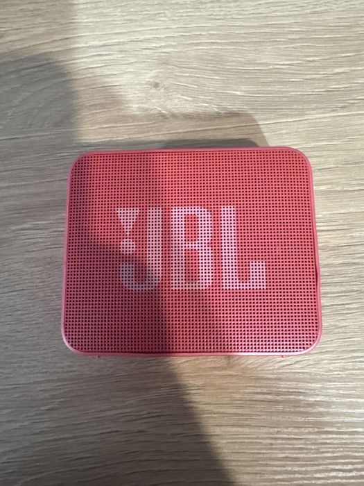 Jbl go essential z kablem