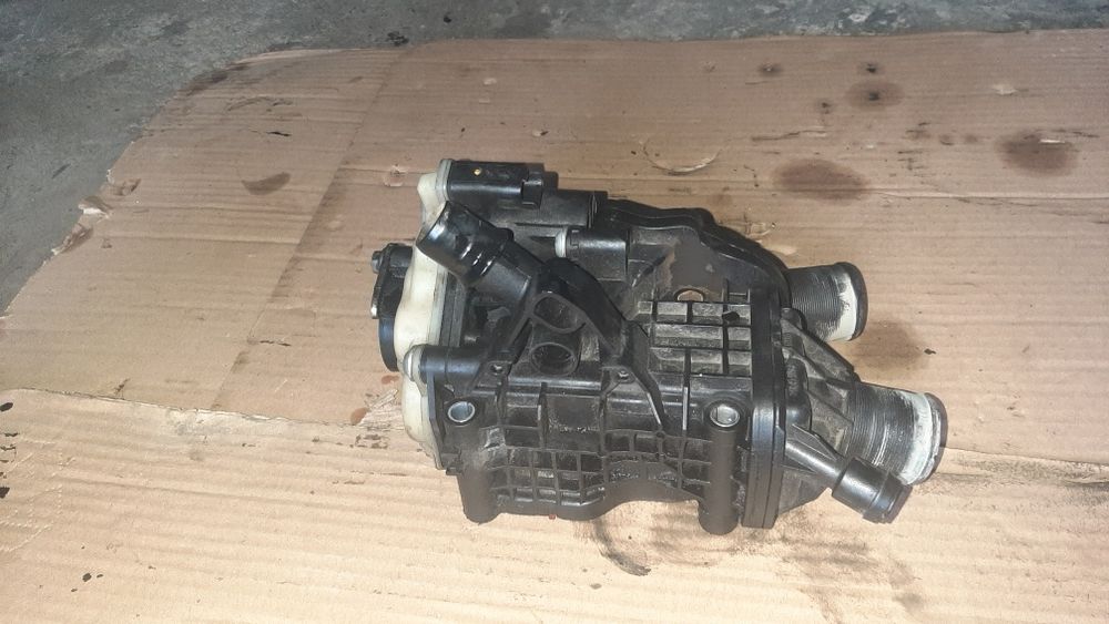Obudowa termostatu 2.0 tdci. Bluehdi.  Ford. Citroen.  Peugeot