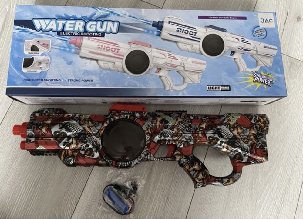 Nowy elektryczny pistolet na wode