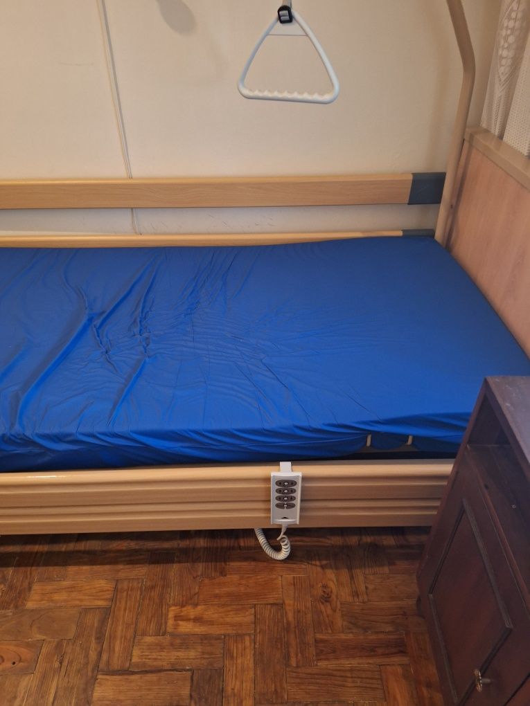 Cama articulada com colchão