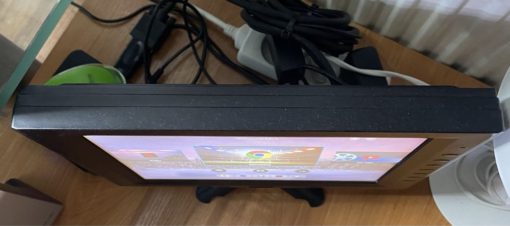 Maly Monitor Przenosny Mobilny 10" cali VGA 12v Raspberry Pi