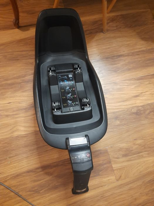 Fotelik Maxi cosi 2wayPearl  + baza 2 wayFixi