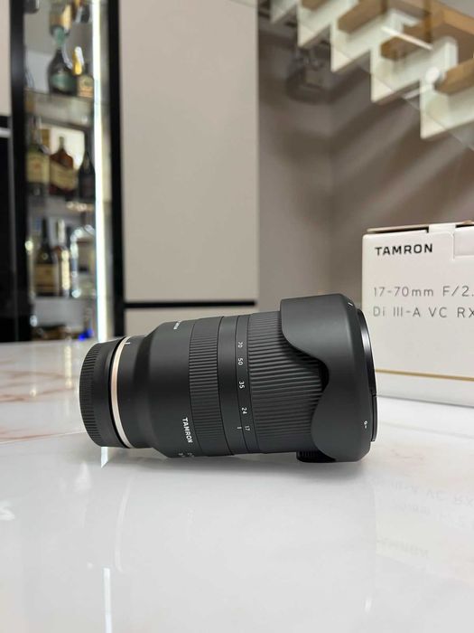 Tamron 17-70mm f/2.8 Di III-A VC RXD