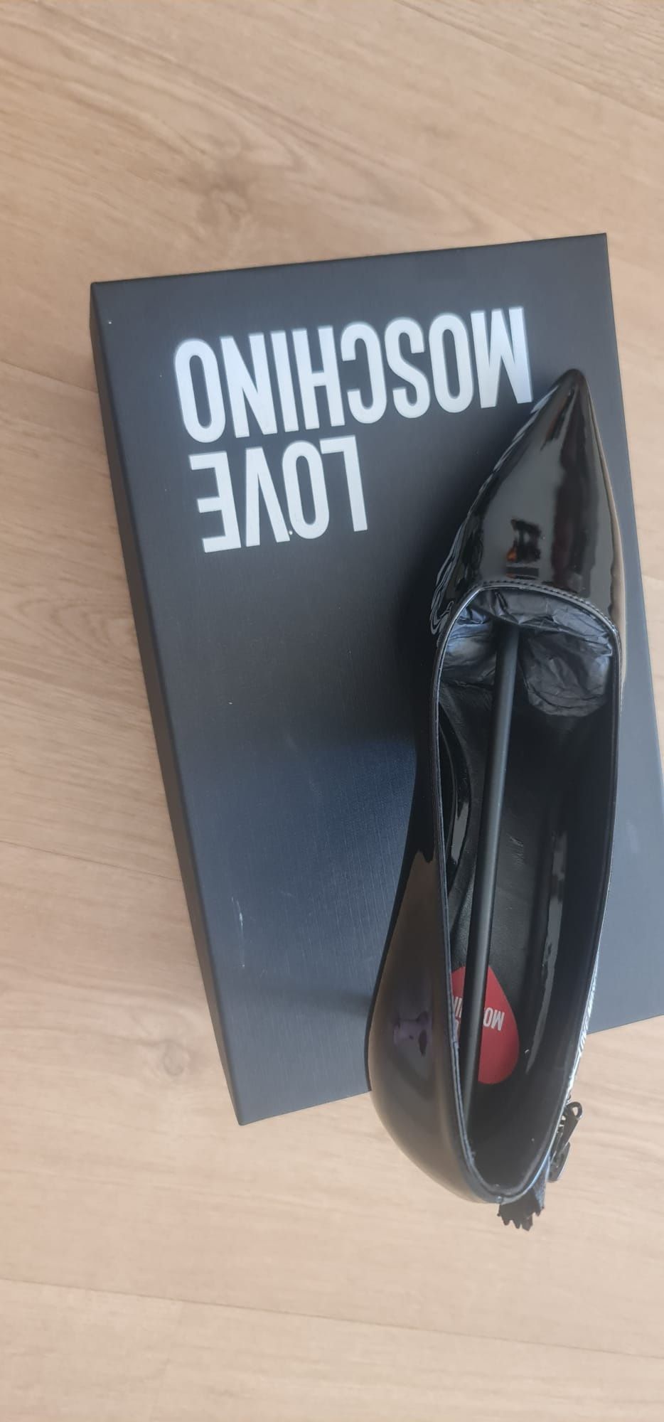 Sapatos Novos Love Moschino