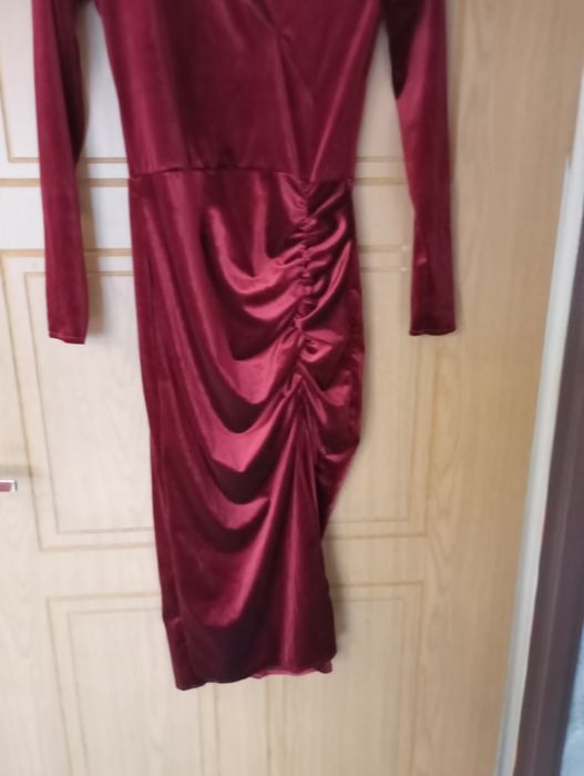 Burgundowa sukienka rozmiar 38