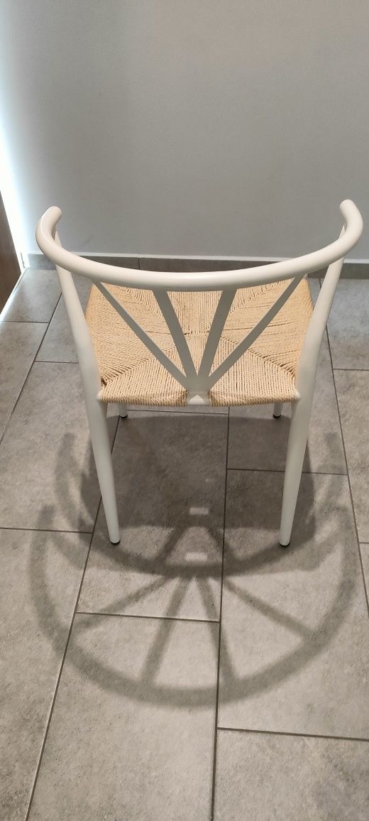 Krzesła białe piaskowe