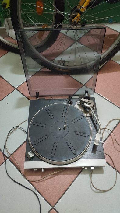 Gramofon  Altus P-100