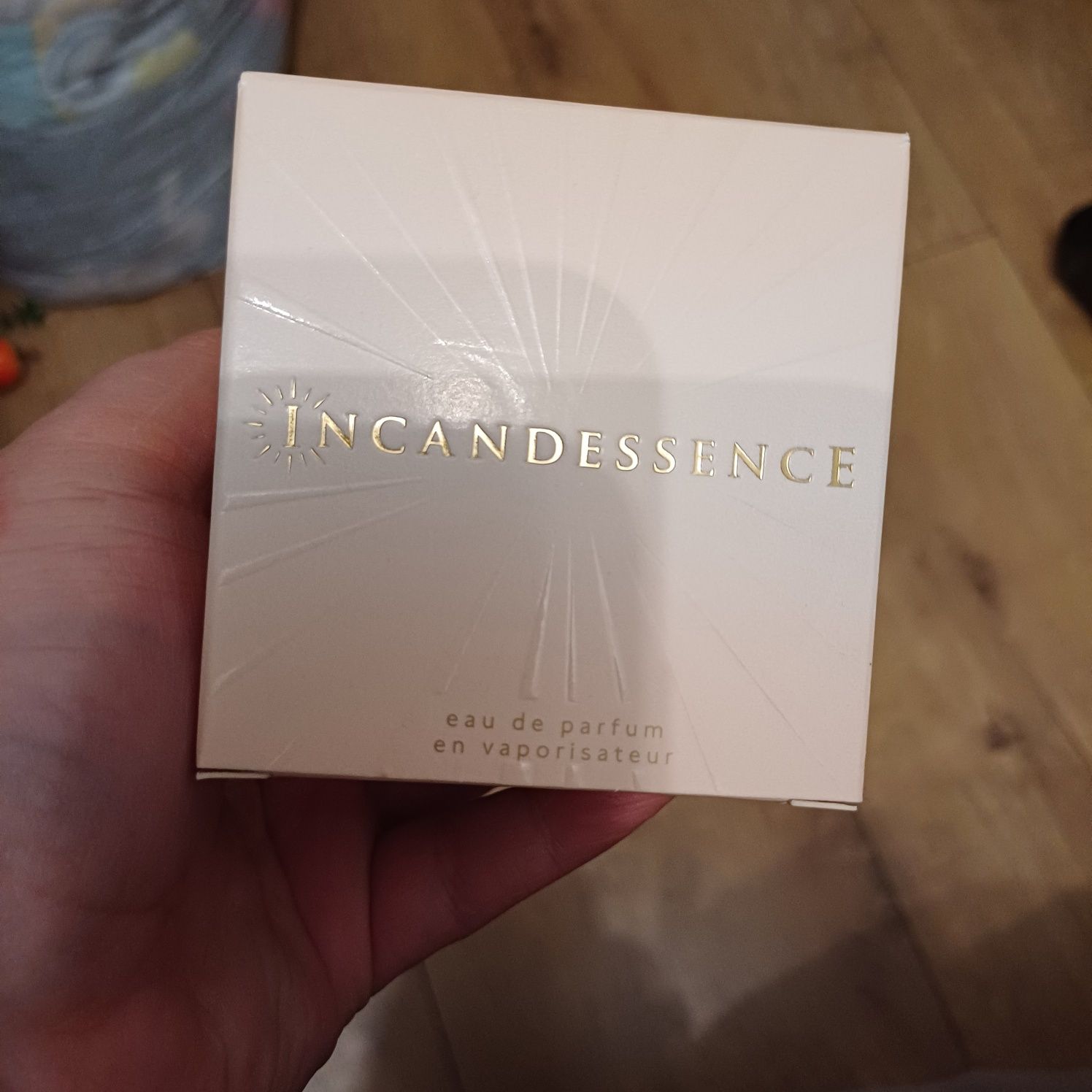 Woda incandessence 50 ml Avon