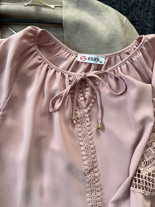 Продається блузка рожевого кольору