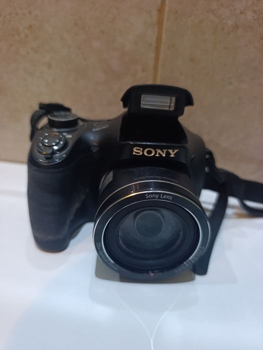 Sony Cyber-shot DSC-H300.