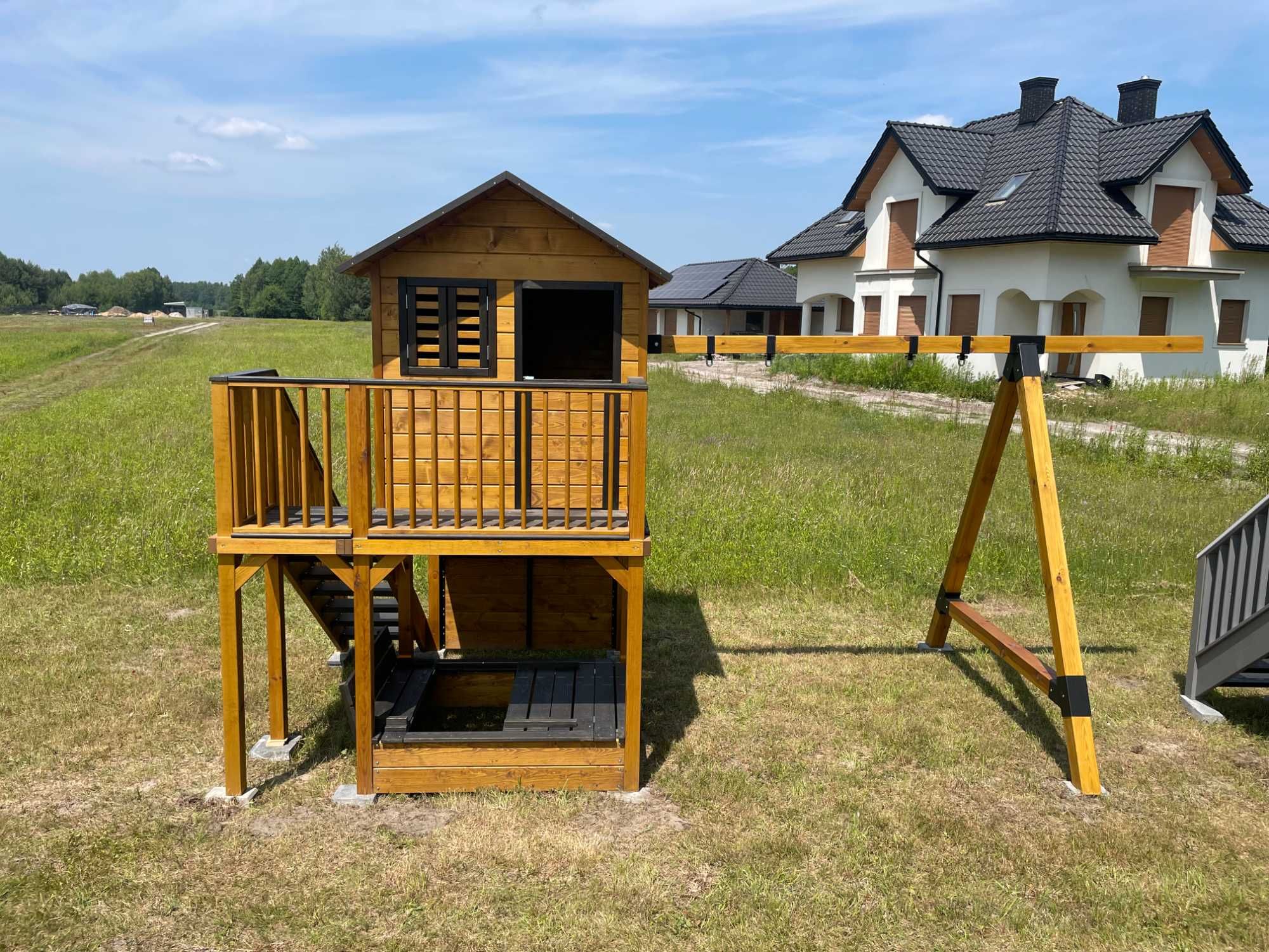 Domek dla dzieci. Plac zabaw.