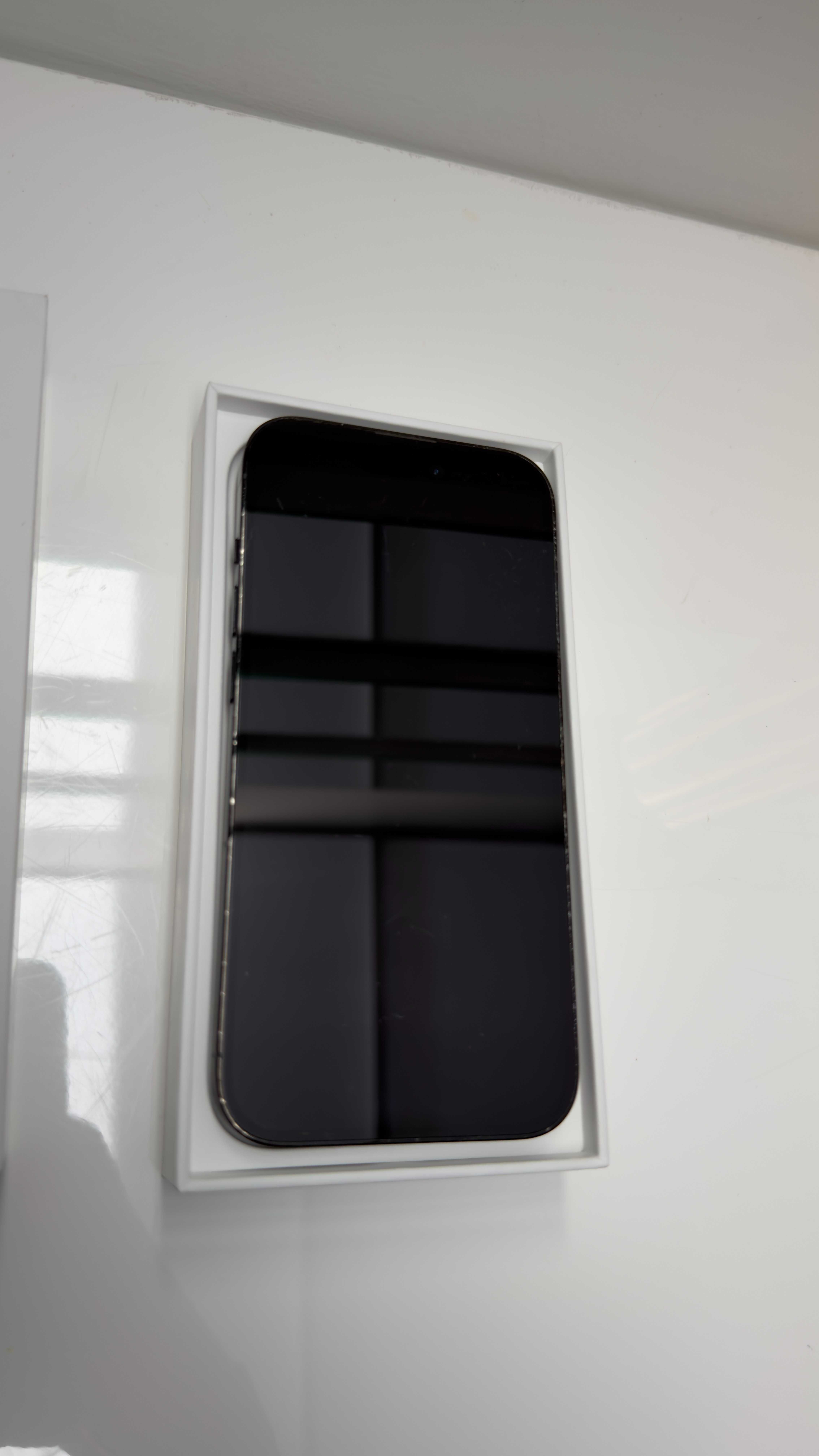 iPhone 14 Pro APPLE (6,1'' - 256 GB - Preto Sideral)