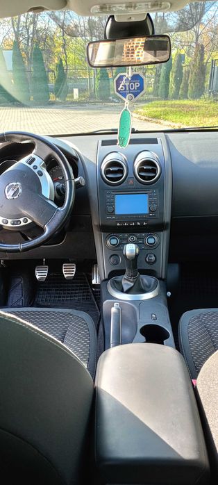 Nissan Qashqai 1,6 panorama navigacja salon polska mały przebieg