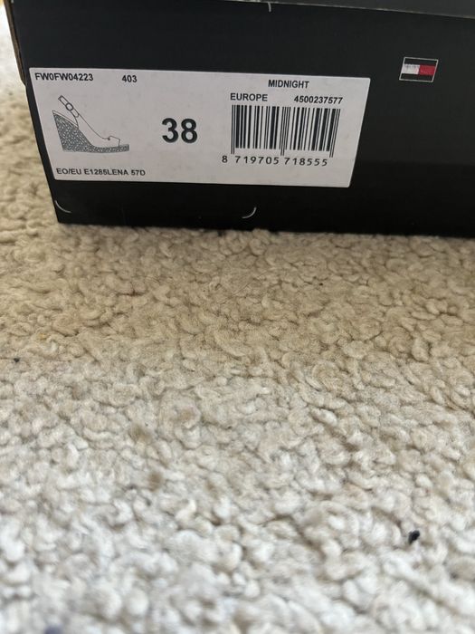 Koturny Tommy Hilfiger r.38