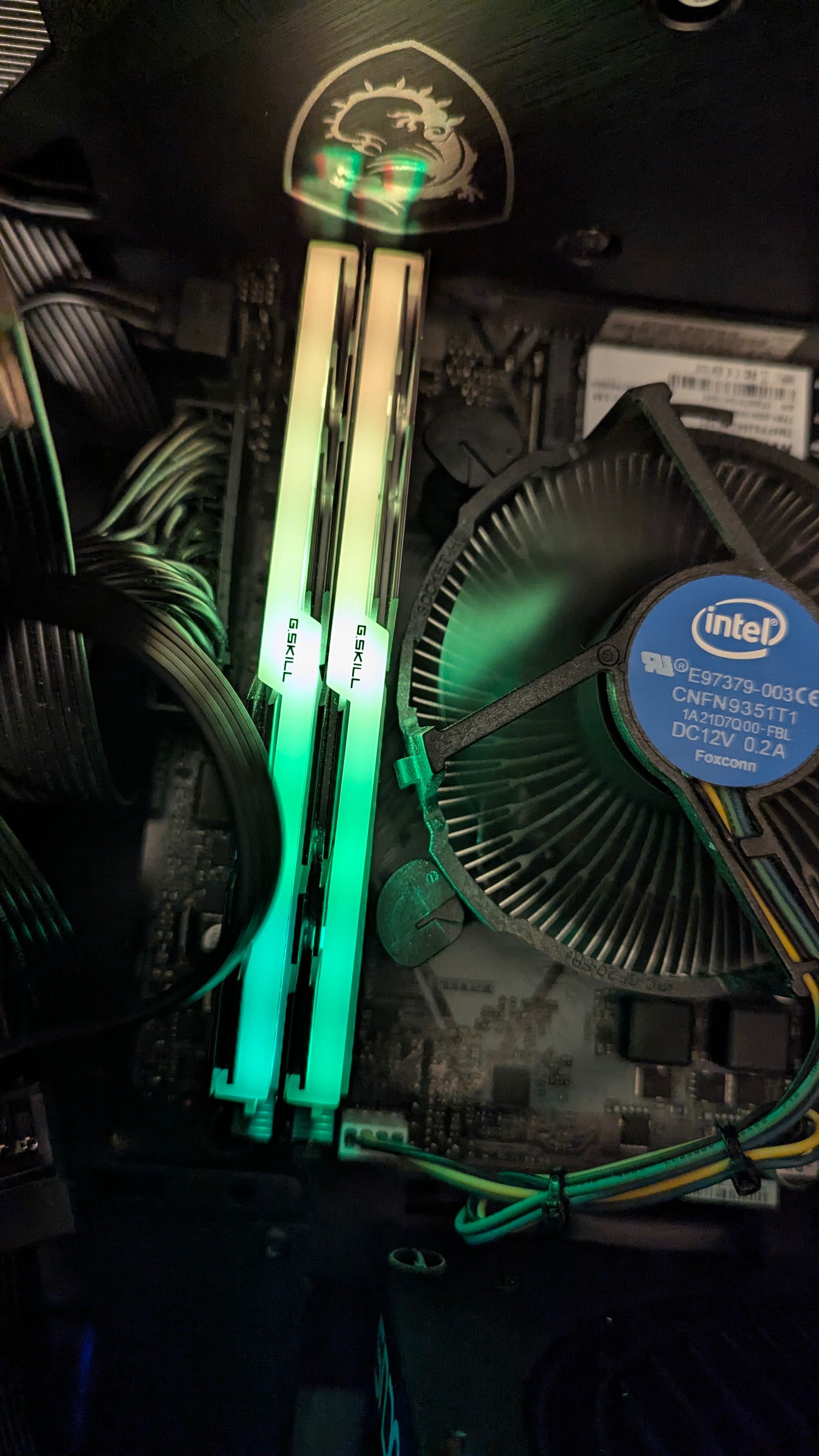 G.Skill Trident Z RGB DDR4 2x8 16gb 3000 MHz CL15