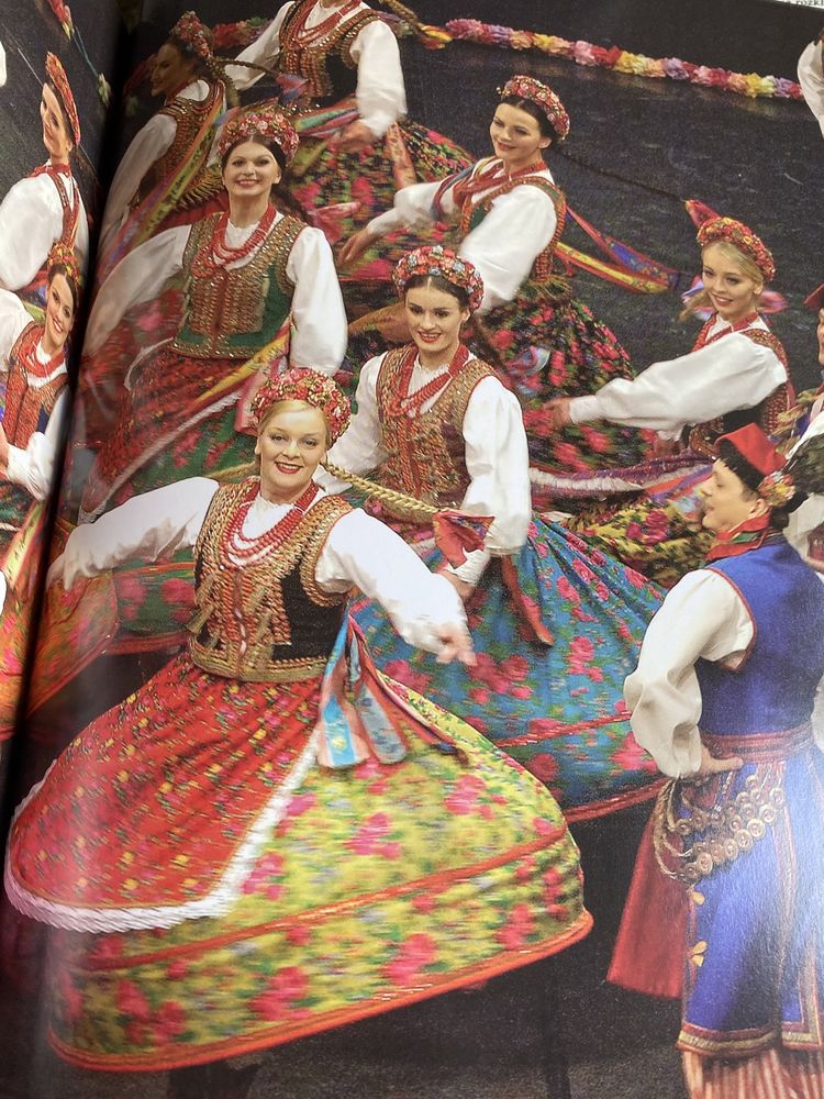 W języku chińskim Poland - The Land od History and Culture.